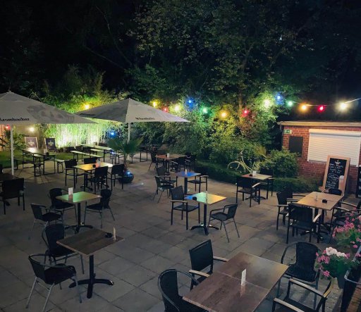 Sommerterrasse am Abend