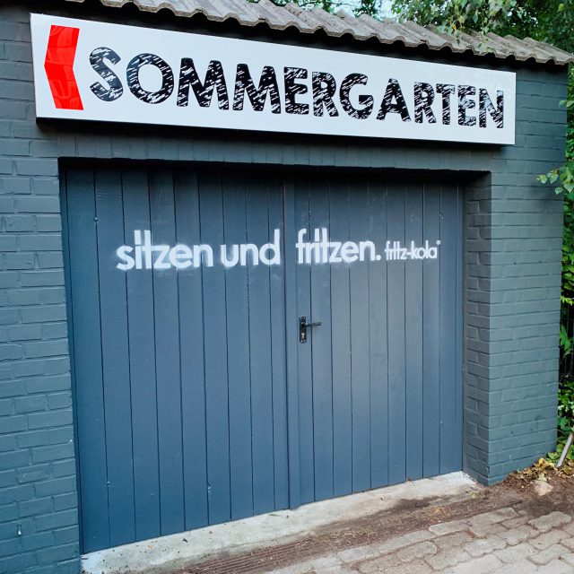 frau_miller_garage